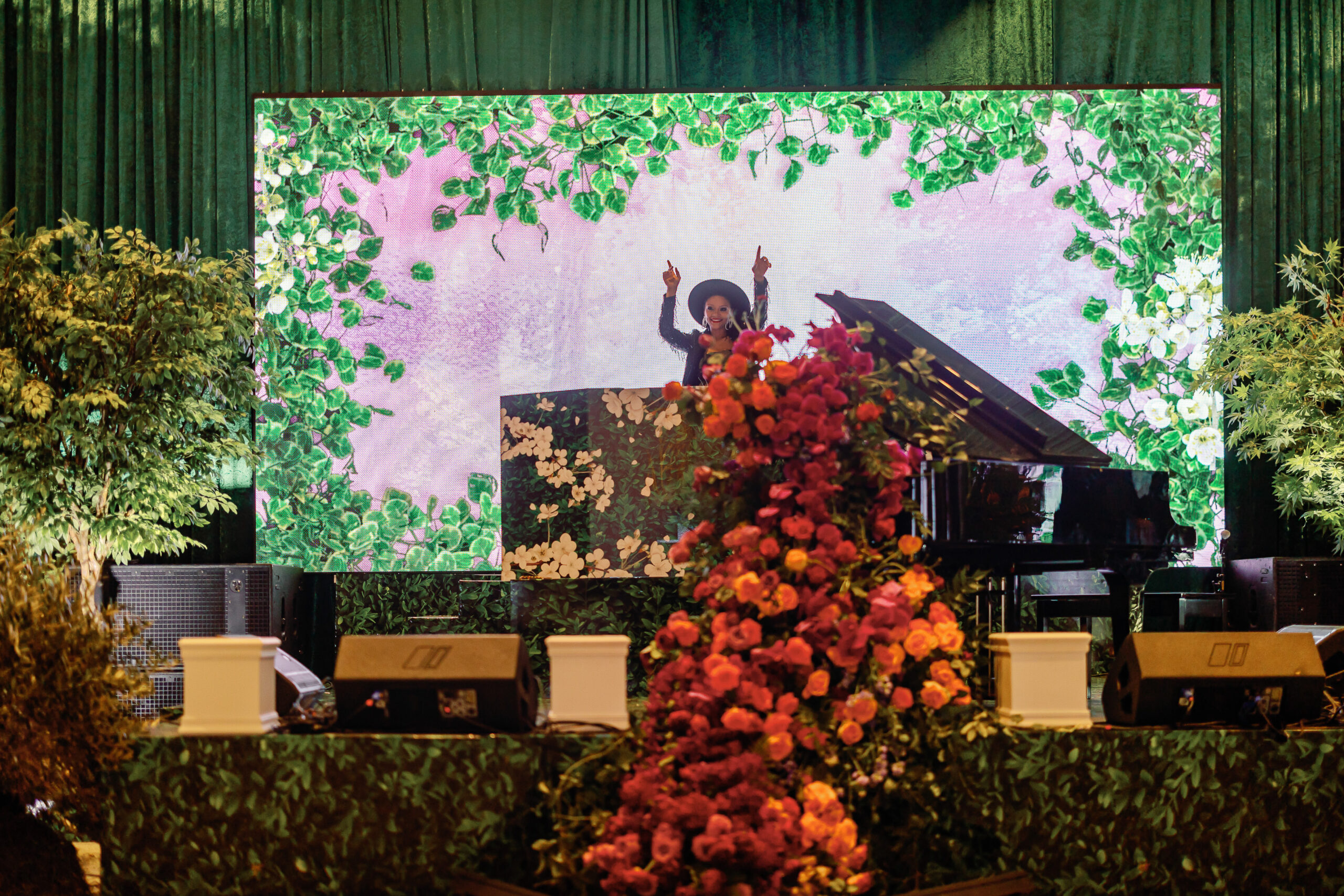 Luxury wedding reception moment with DJ Valentina